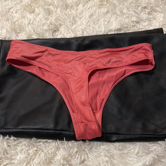 Thong underwear - Picture 2 of 2